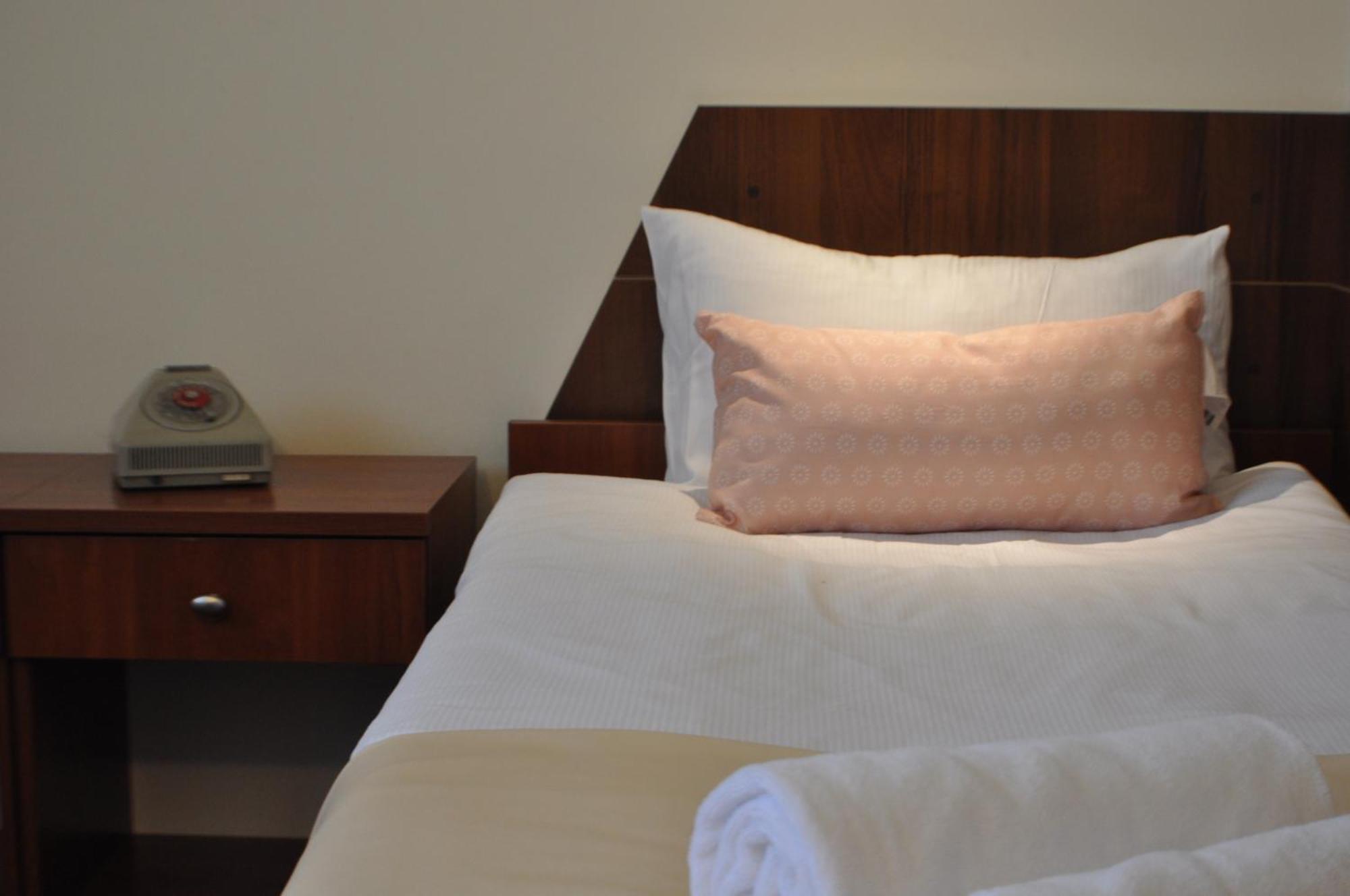 Hotel Tirest グレンビシェフ エクステリア 写真